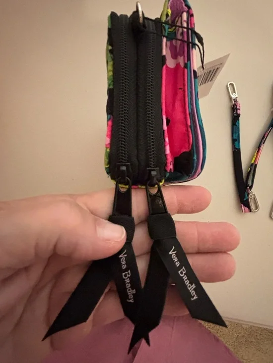 Vera Bradley Floral RFID 3-in-1 Crossbody in Pink and Teal NWT. (Hilo Meadow) - Picture 15 of 16